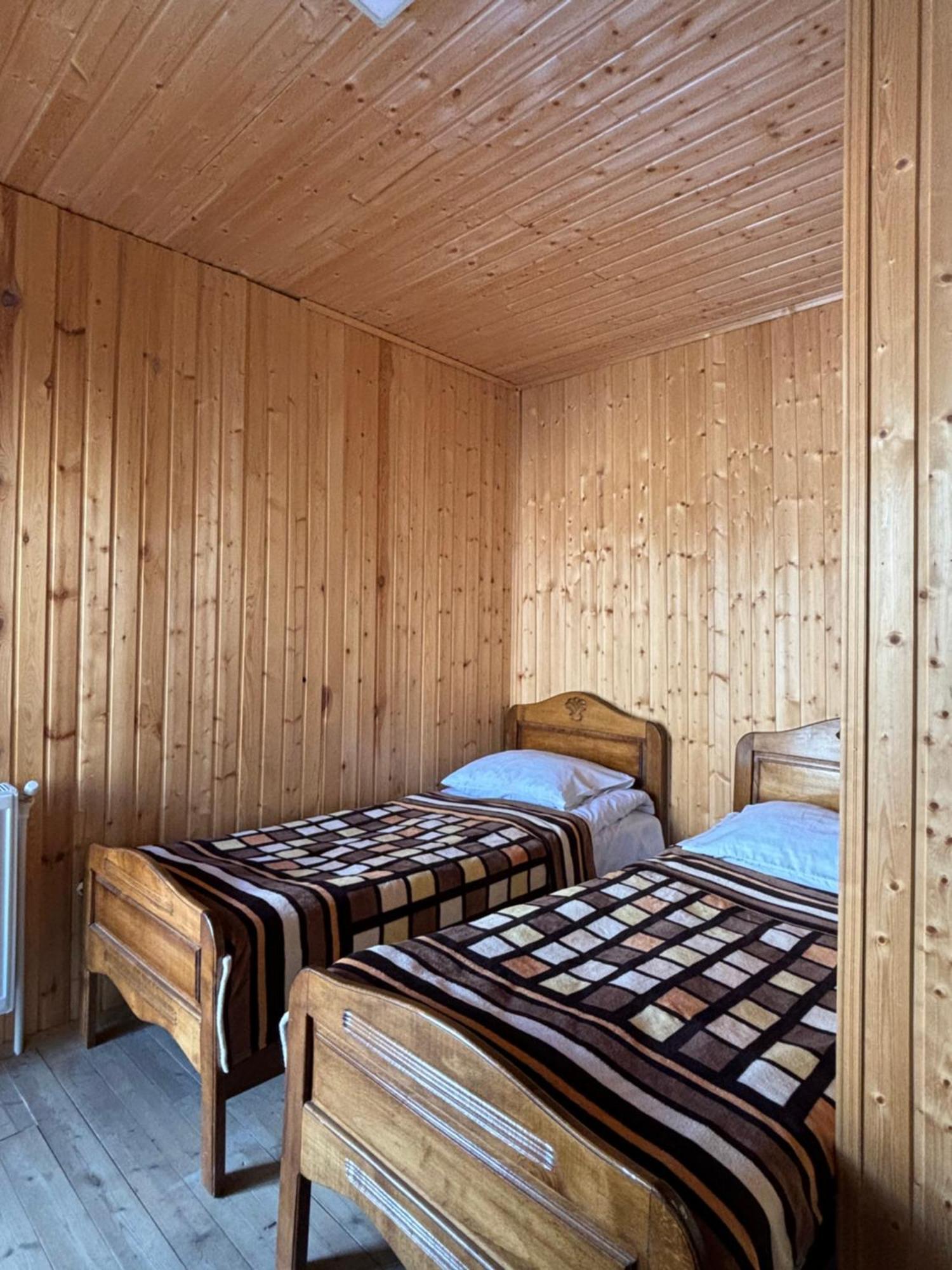 Family Hostel Nika Kazbegi Extérieur photo